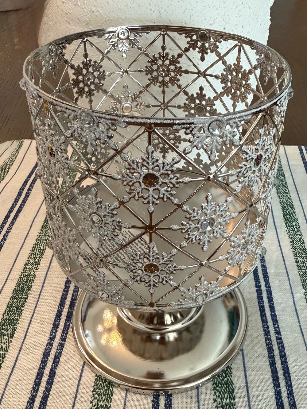 New Bath & Body Works Geo Snowflake Pedestal 3 Wick Candle Holder Christmas 2022